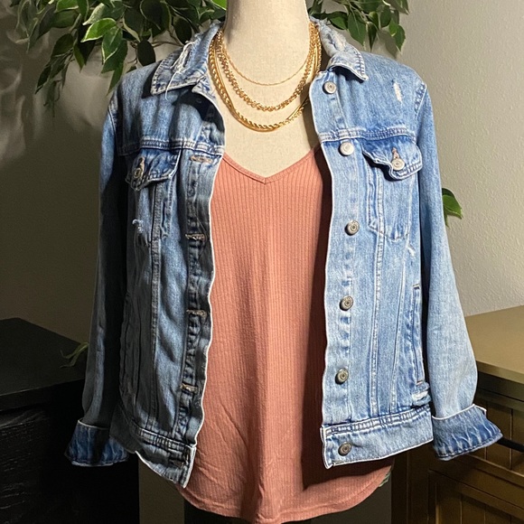 Charlotte Russe Tops - Pink Vneck Top